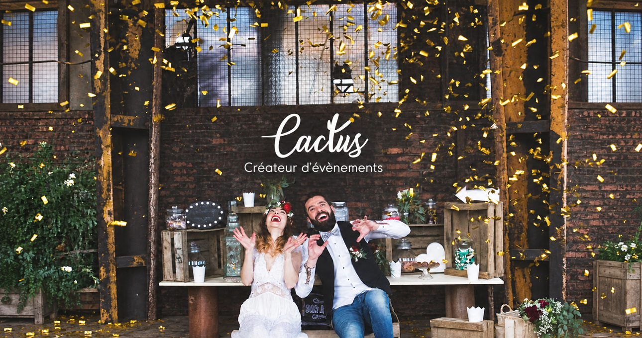 Couple célébrant un événement sous le logo Cactus, créateur d’événements.